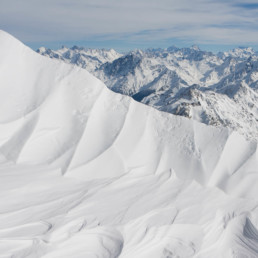 Caucasian Avalanche - skiing under Elbrus